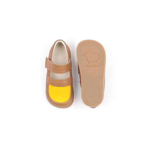 Robin Tan yellow children&#039;s shoes