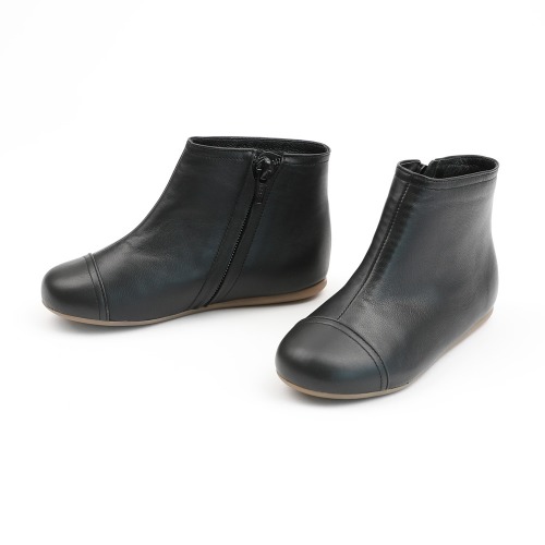 Nettle Black Ankle Boots (Near Skin: Napping)